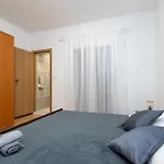 With Parking Space Kraj, Pasman - 819 Tkon