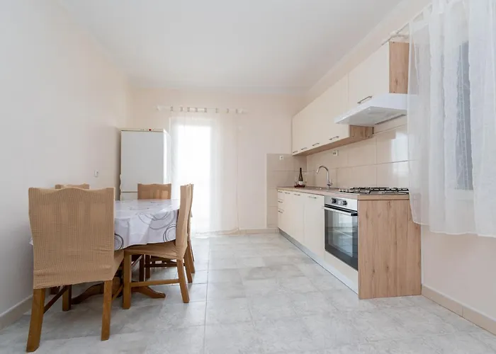 With Parking Space Kraj, Pasman - 819 Tkon