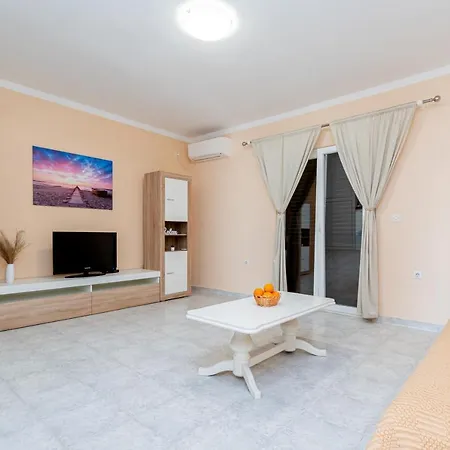 With Parking Space Kraj, Pasman - 819 *