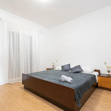 With Parking Space Kraj, Pasman - 819 Tkon