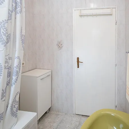 With Parking Space Kraj, Pasman - 819 Appartement