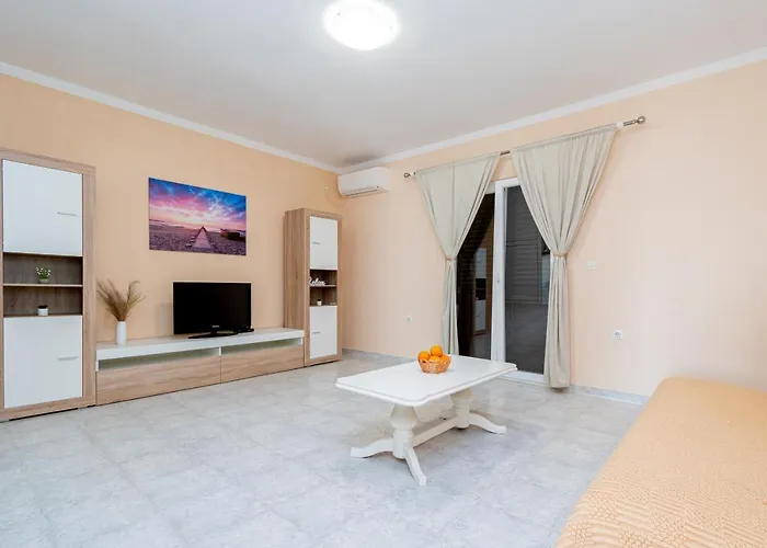 With Parking Space Kraj, Pasman - 819 *